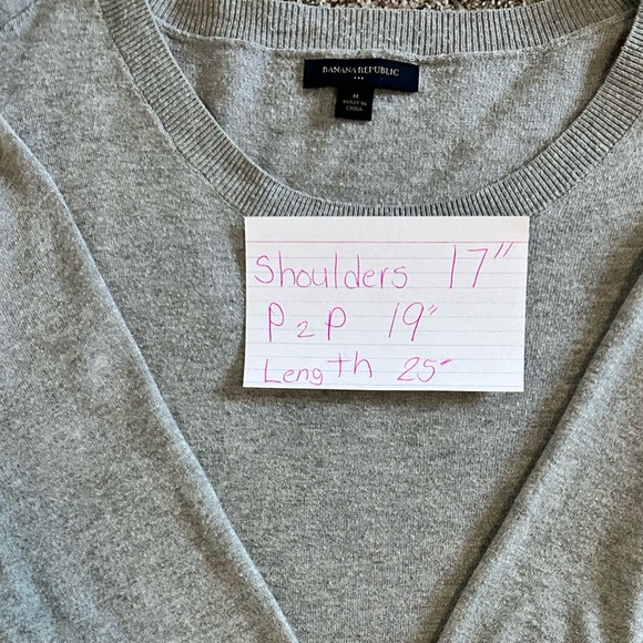 Banana Republic Gray Sweater 3/4 sleeve,with Button Detail on shoulders Sz M - Picture 10 of 10